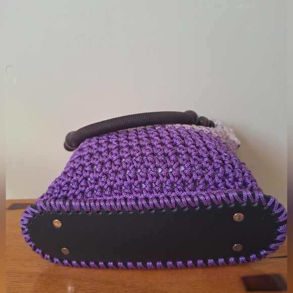 Elegant Crochet Shoulder Bag in Purple and Tan - Picture 6 of 9